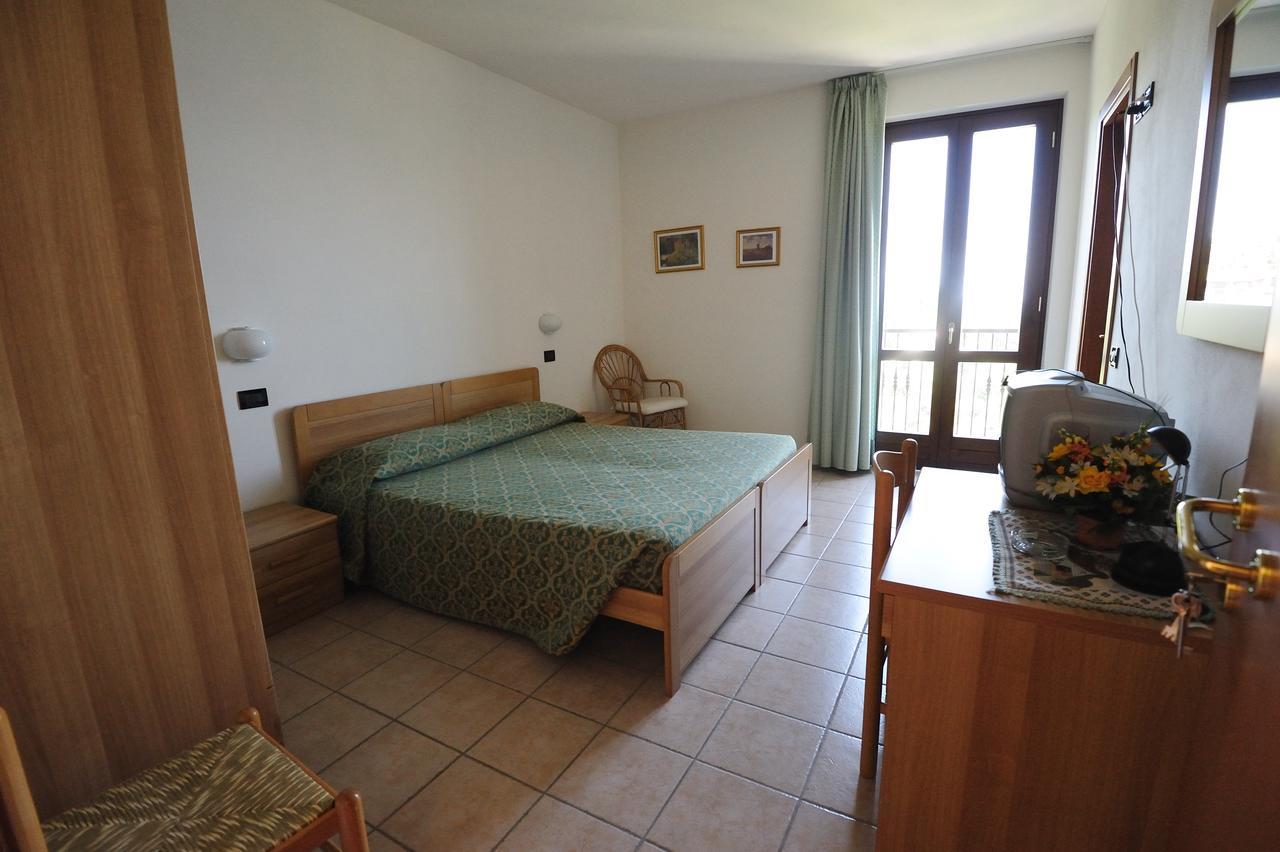 Hotel San Remo San Zeno di Montagna Bilik gambar