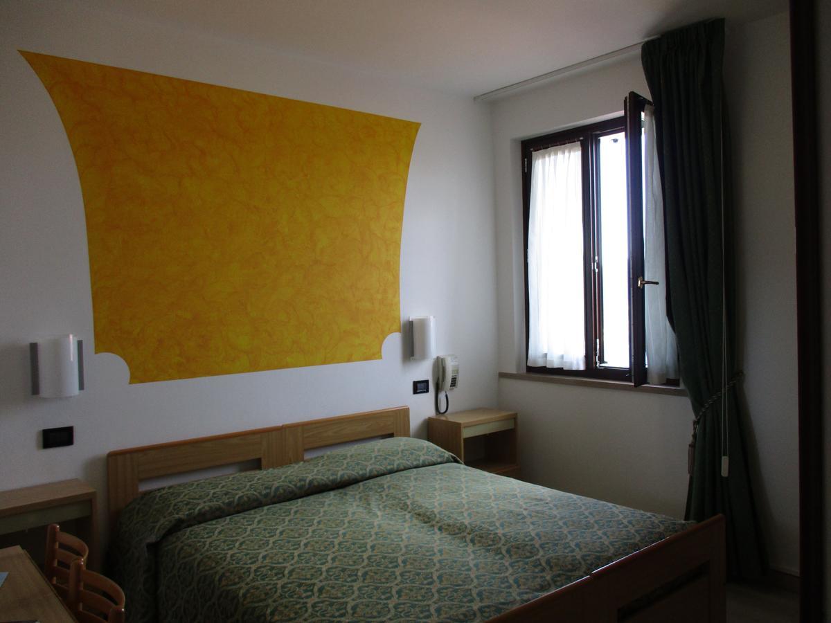 Hotel San Remo San Zeno di Montagna Luaran gambar